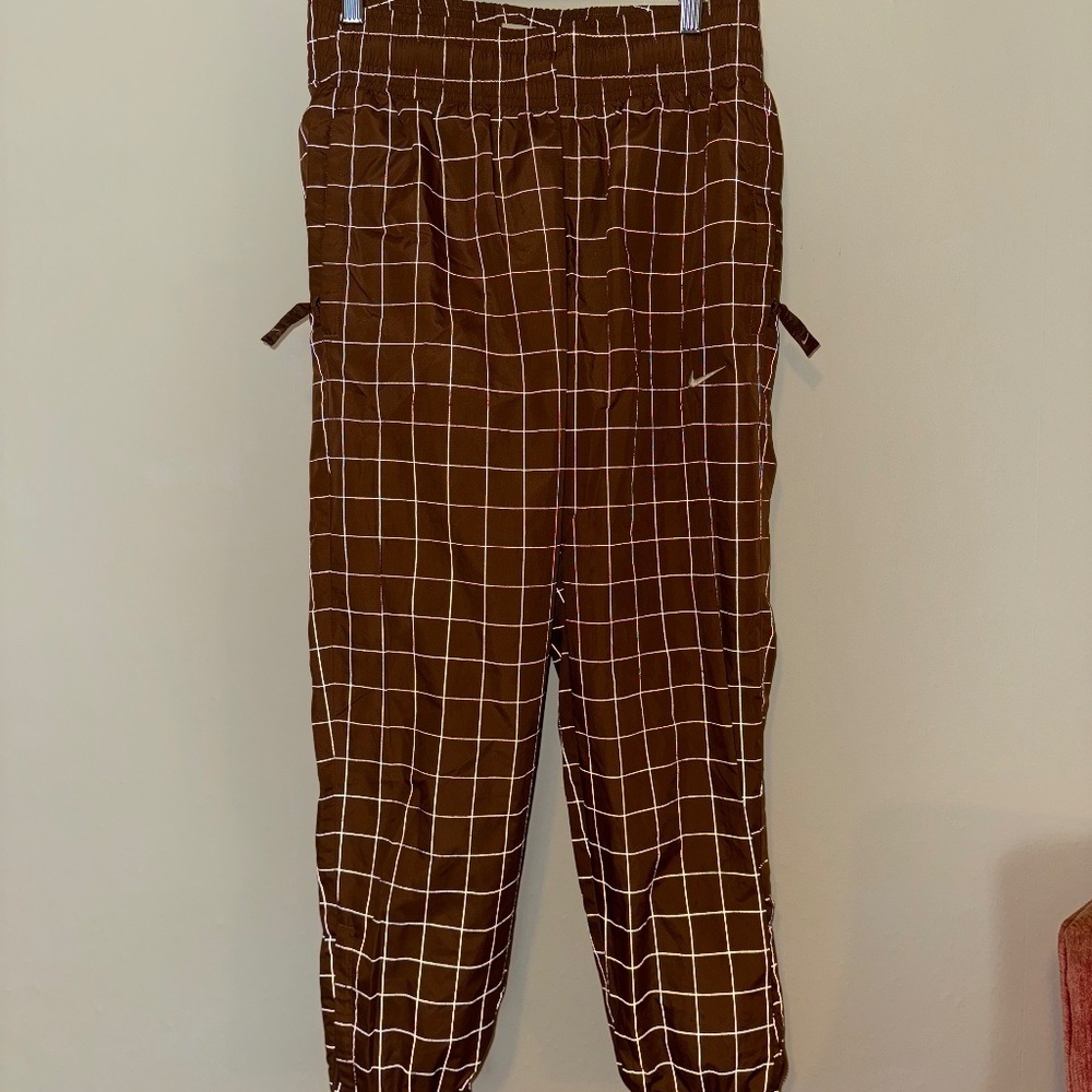 Nike reflective grid wind pants